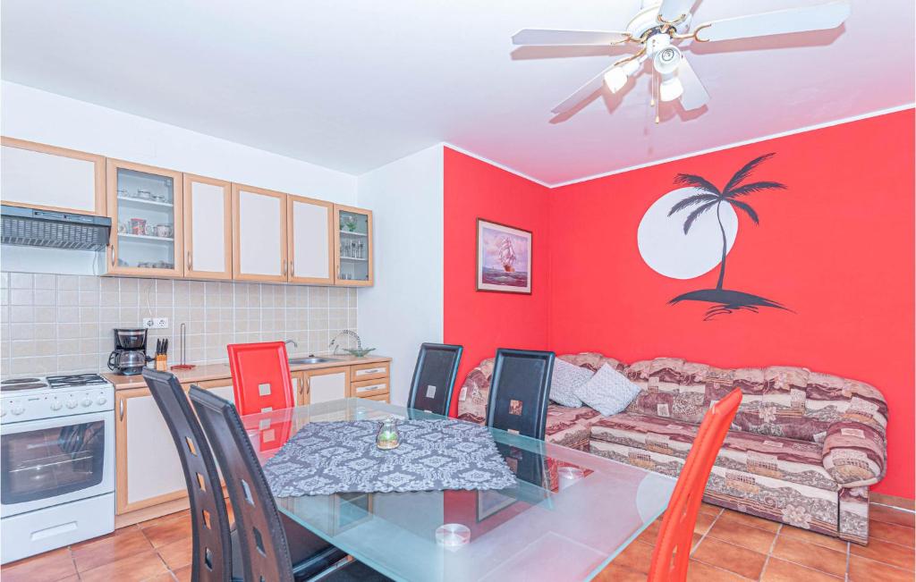 Beautiful Apartment In Srima With Kitchen