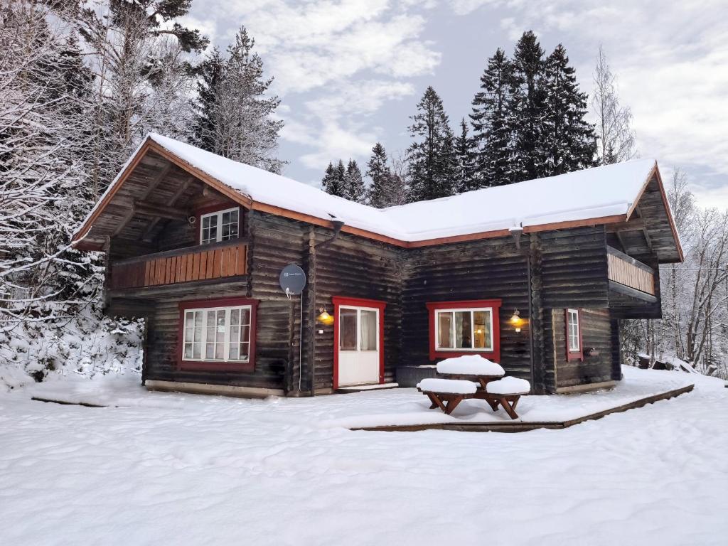 Luxurious Log House - Gränsfors 354 v zimě