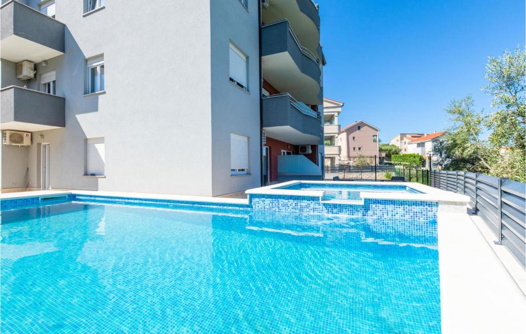 Two-Bedroom Apartment In Podstrana
