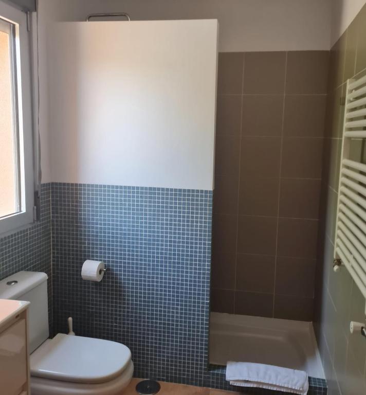 Koupelna v ubytování Acogedora Villa en Alicante con piscina & barbacoa