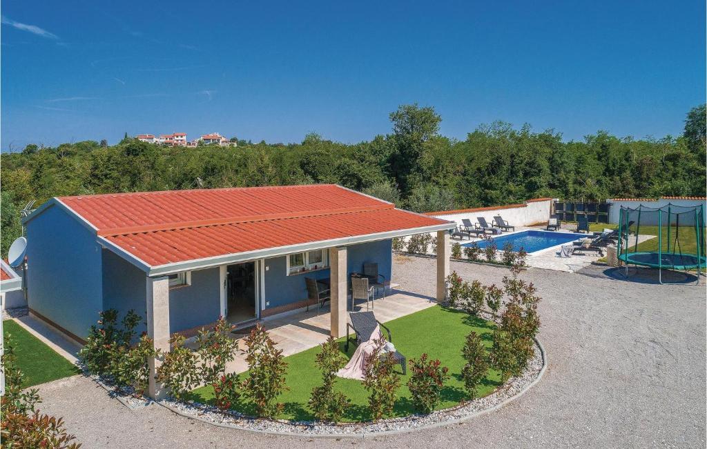 Two-Bedroom Holiday Home In Banjole