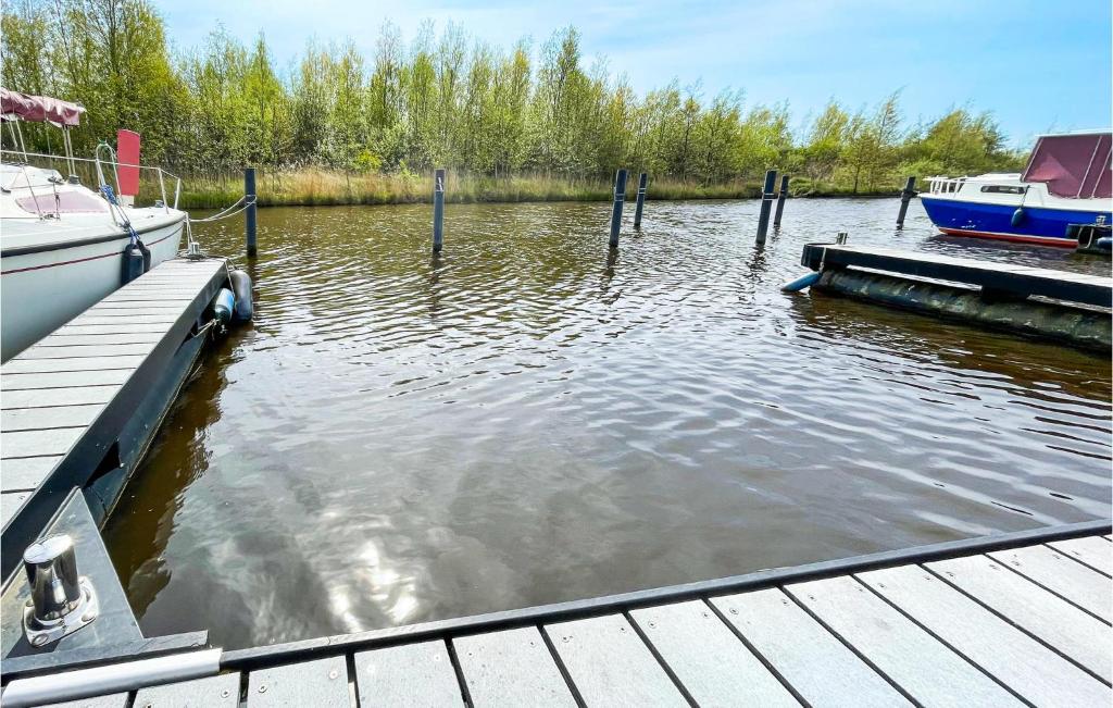 Výhled na řeku, která protéká v blízkosti prázdninového domu