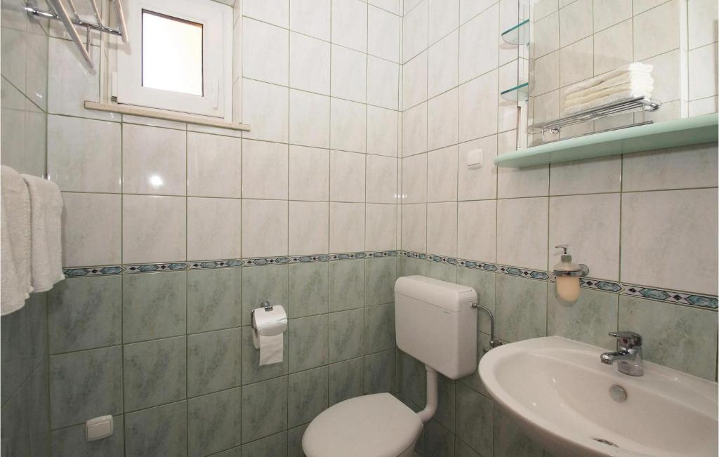 Kúpeľňa v ubytovaní Holiday Home Zastrazisce With Sea View 04
