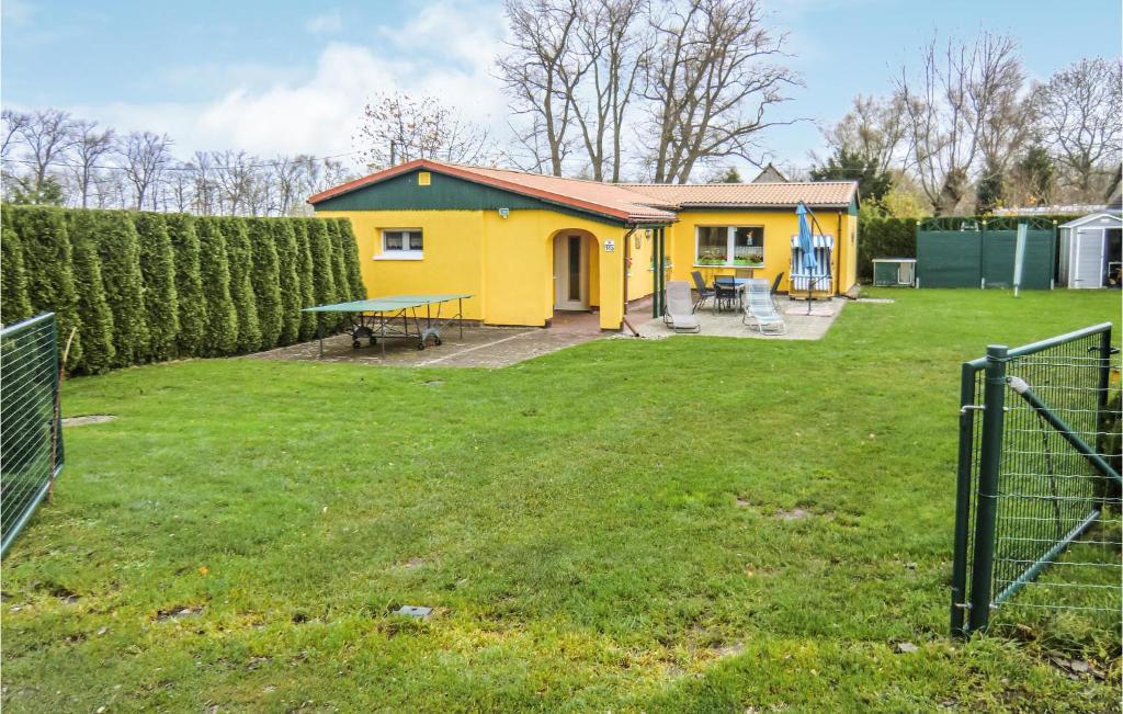 Κήπος έξω από το 2 Bedroom Stunning Home In Ummanz