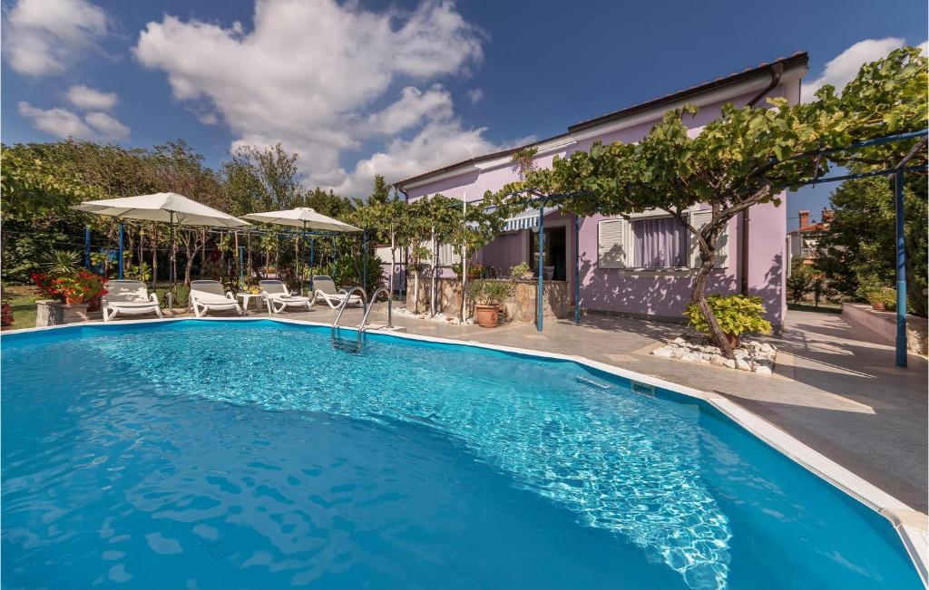 Πισίνα στο ή κοντά στο Holiday Home Vinez Cr