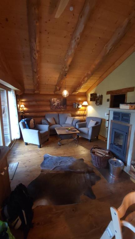 Kuchyň nebo kuchyňský kout v ubytování Holztraum Chalet mit Sauna