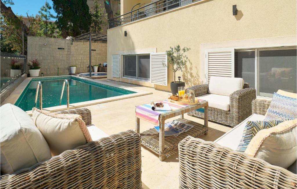 Bazén v ubytovaní Nice Home In Split With Sauna alebo v jeho blízkosti
