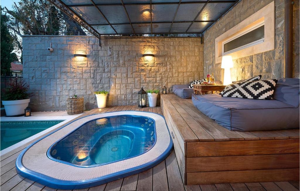 Bazén v ubytovaní Nice Home In Split With Sauna alebo v jeho blízkosti