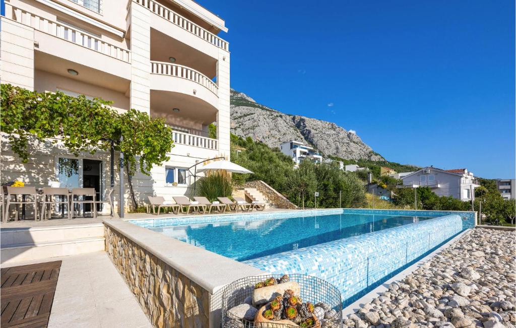 Bazén v ubytování Cozy Home In Makarska With Sauna nebo v jeho okolí