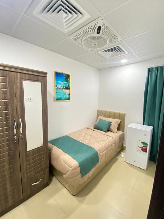 Postel nebo postele na pokoji v ubytování Luxury Private Rooms for Men