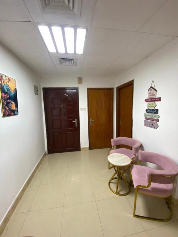 Posezení v ubytování Luxury Private Rooms for Men