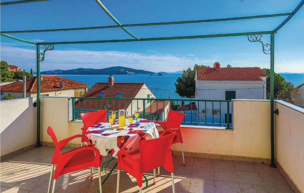 Two-Bedroom Apartment In Seget Vranjica