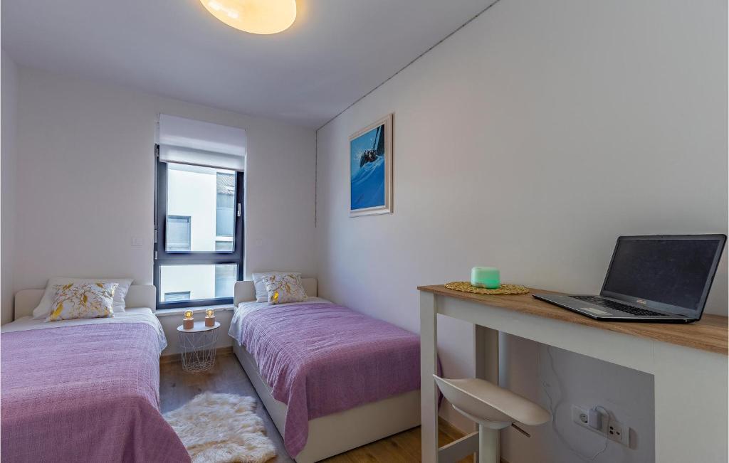 Posteľ alebo postele v izbe v ubytovaní Lovely Apartment In Banjole
