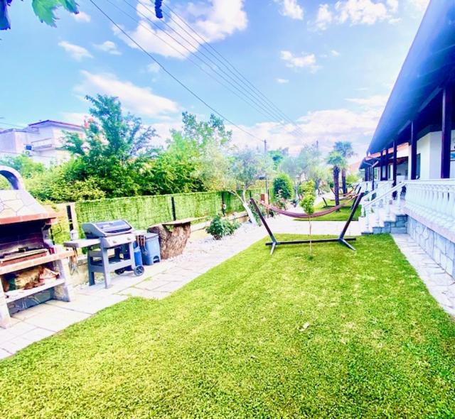 A garden outside Asprovalta Family Villas