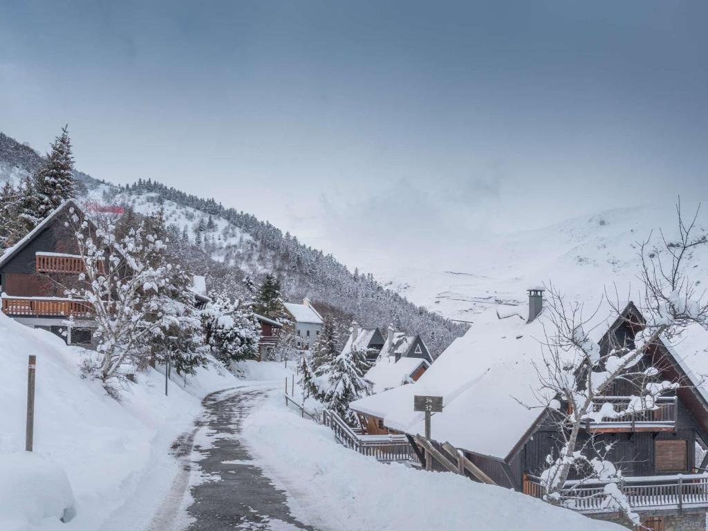 Confort et Praticité : Appartement 4 Pers. à St-Lary Village, Proche Commerces et Téléphérique - FR-1-296-455 v zime
