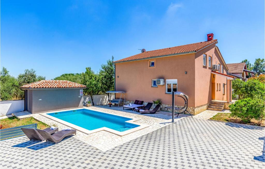 Awesome Apartment In Pula With Swimming Pool