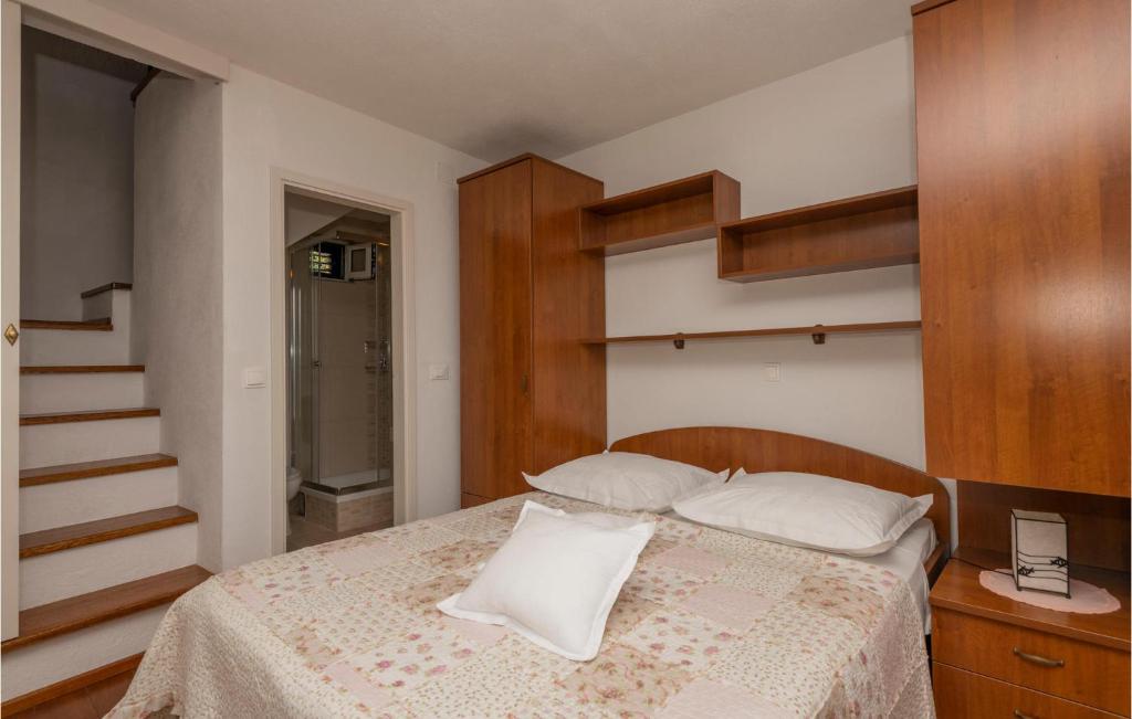 Postel nebo postele na pokoji v ubytování Holiday Home Makarska Puharici