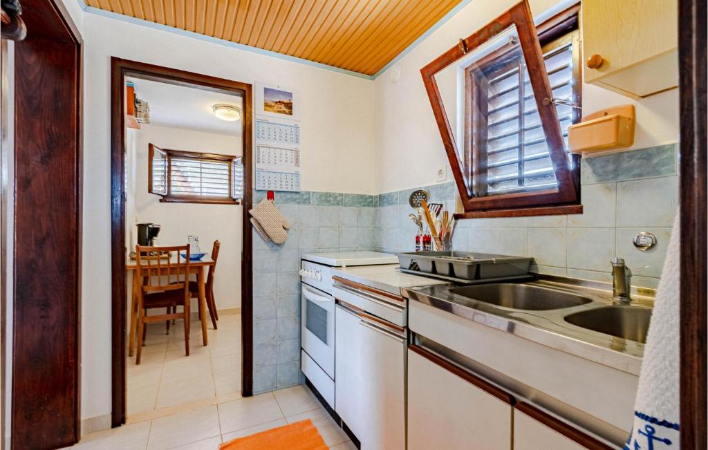 Holiday Home Tankaraca Bb Cr - Casa De Vacaciones De Dos Habitaciones