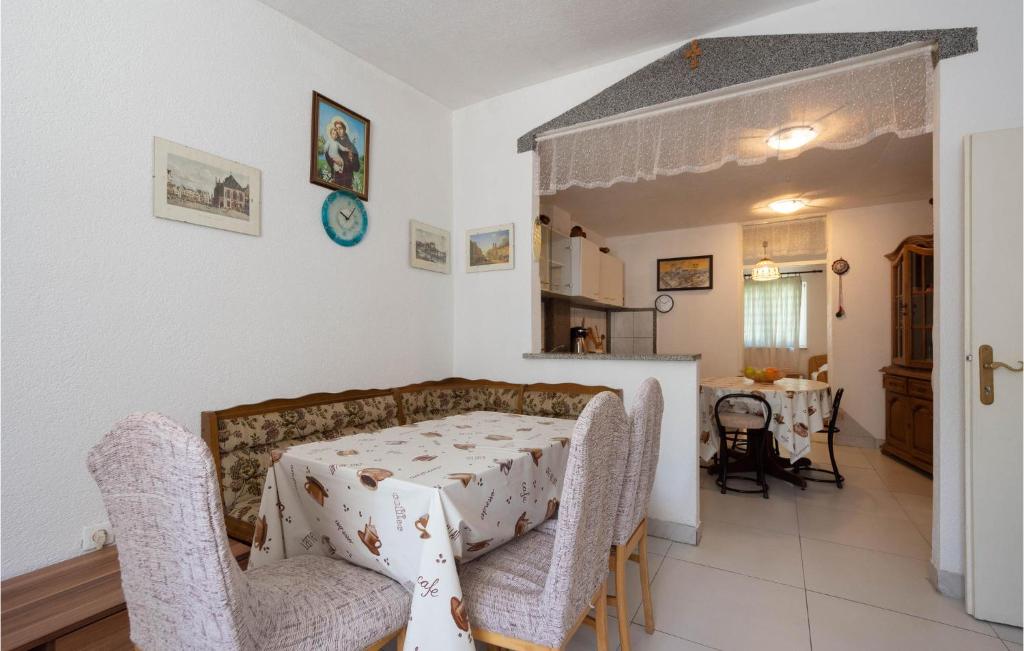 Fotografia z galérie ubytovania 3 Bedroom Gorgeous Home In Omis v Omise