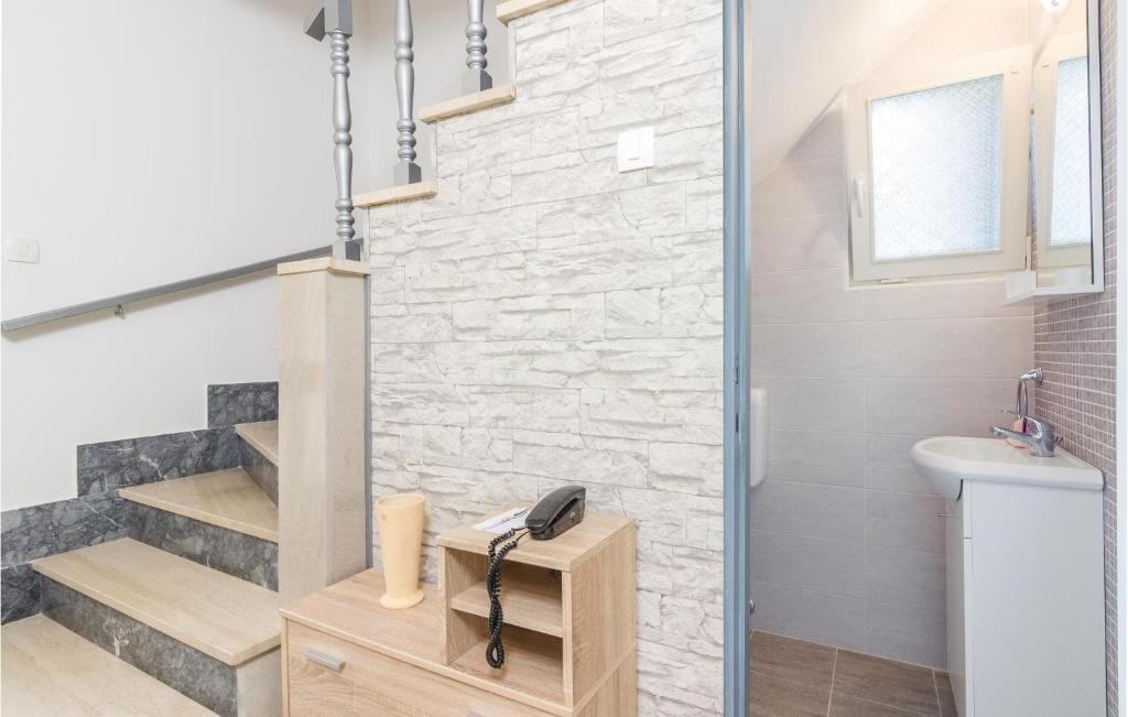 Kúpeľňa v ubytovaní Awesome Home In Rovinj With Kitchen