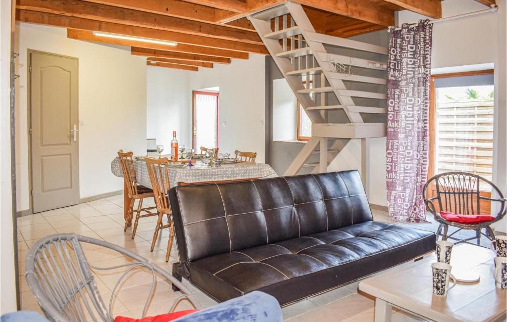2 Bedroom Pet Friendly Home In Gouarec - Casa De Vacaciones De 2 Dormitorios