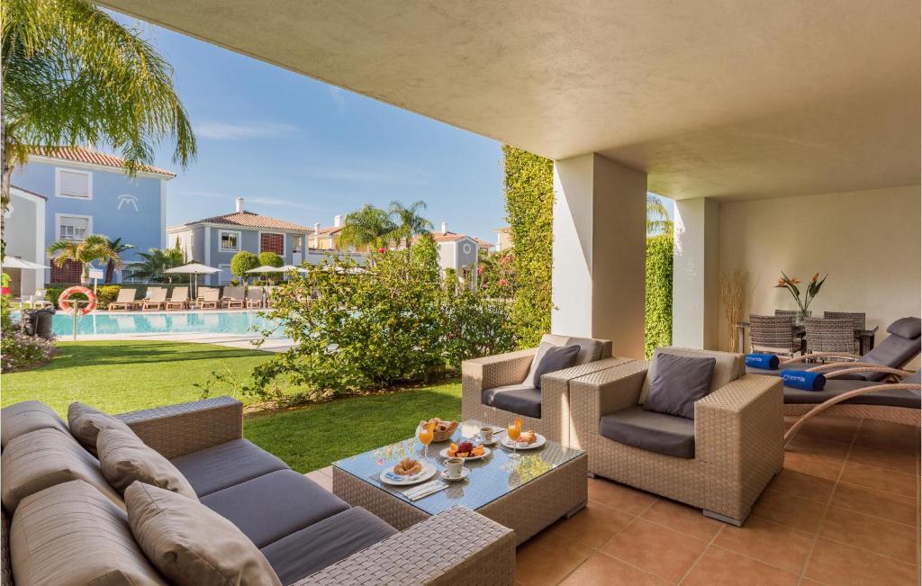 Posedenie v ubytovaní Beautiful Home In Estepona With Wifi