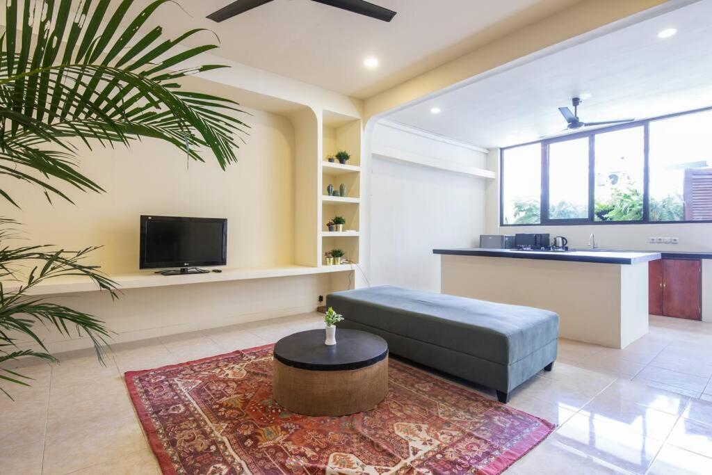 TV/trung tâm giải trí tại Villa 5A Canggu Brawa