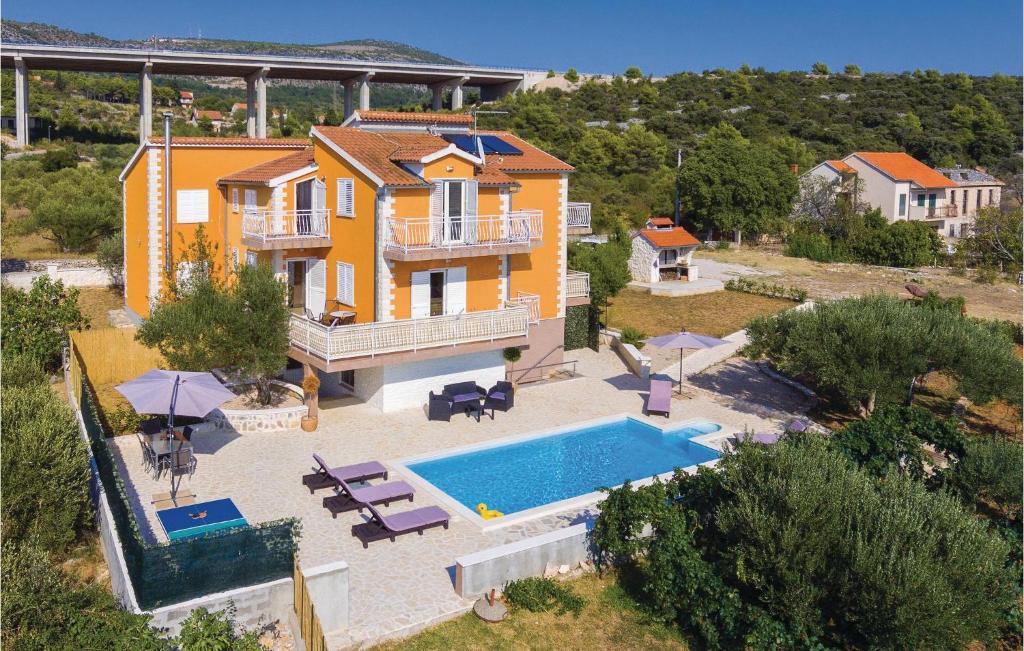 Two-Bedroom Apartment In Sibenik