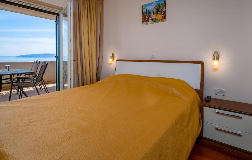 Posteľ alebo postele v izbe v ubytovaní Amazing Apartment In Moscenicka Draga