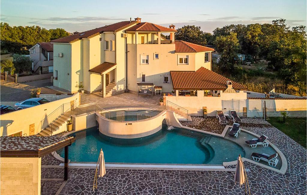 Awesome Apartment In Pula With Swimming Pool