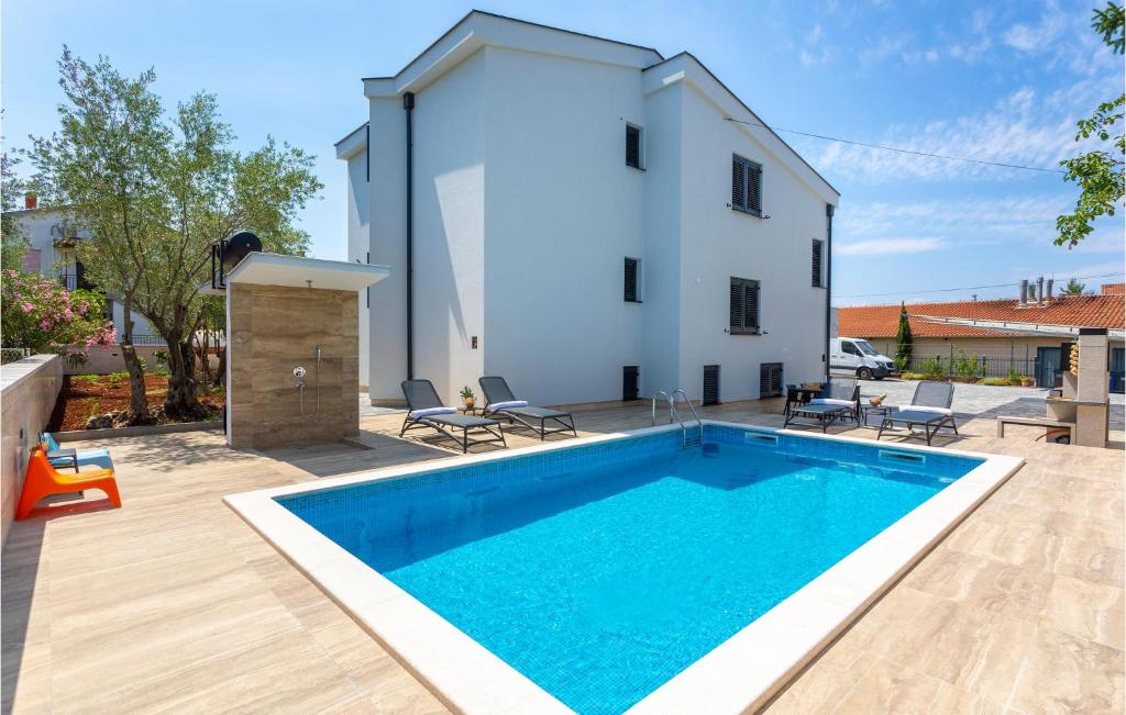 Amazing Apartment In Malinska With Wifi