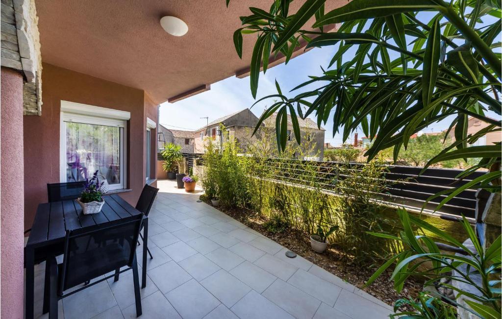 Vonkajšia záhrada v ubytovaní Pet Friendly Home In Zaton
