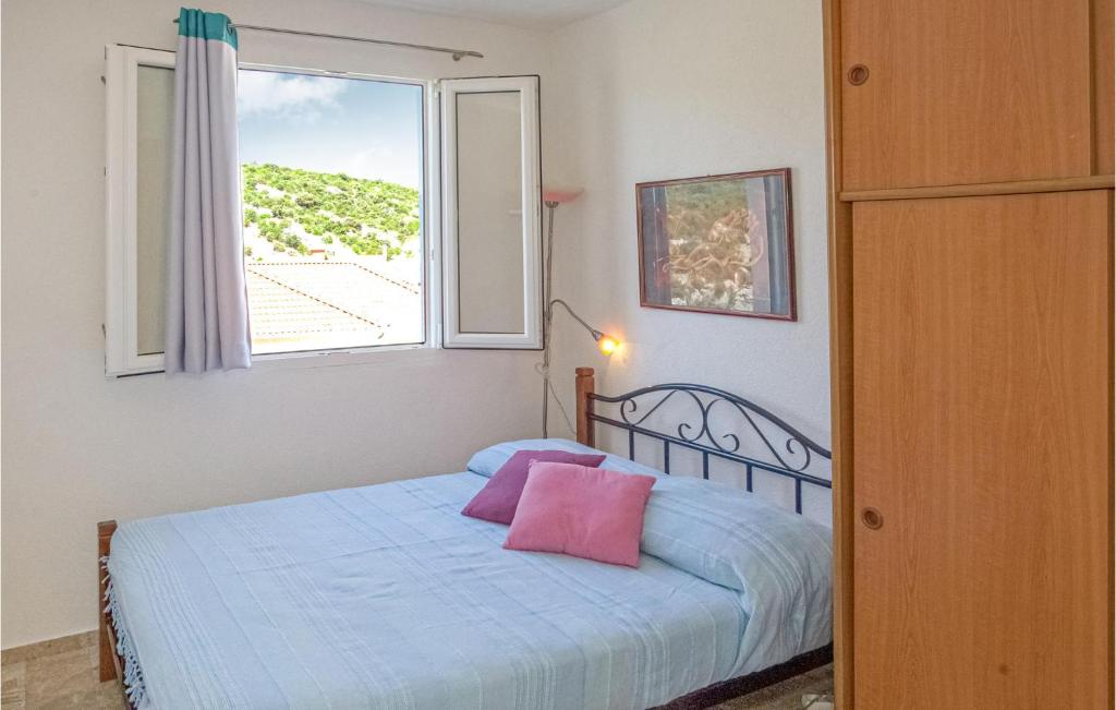 Posteľ alebo postele v izbe v ubytovaní Awesome Apartment In Vinisce