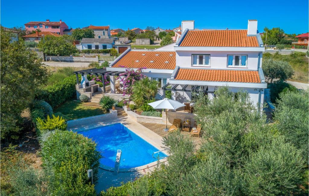 Πισίνα στο ή κοντά στο Gorgeous Home In Liznjan With Wifi