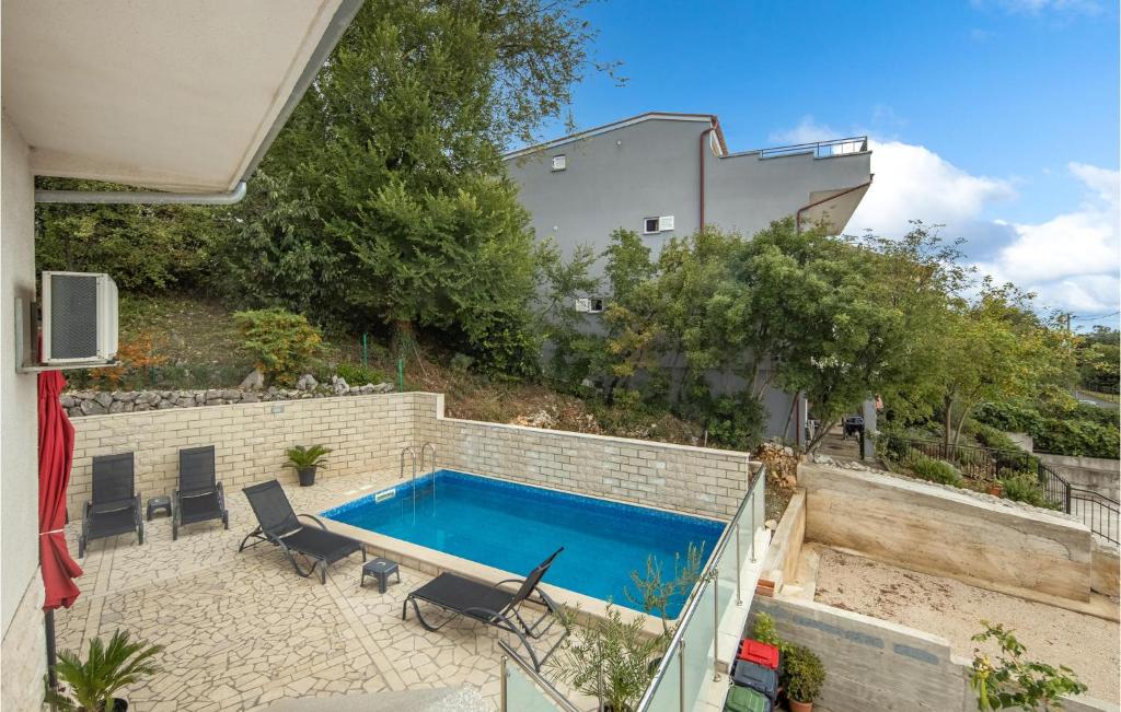 Bazén v ubytování 5 Bedroom Stunning Home In Crikvenica nebo v jeho okolí