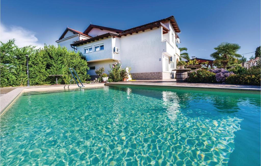 Bazén v ubytovaní Holiday Home Debeljak With Sea View Xiv alebo v jeho blízkosti