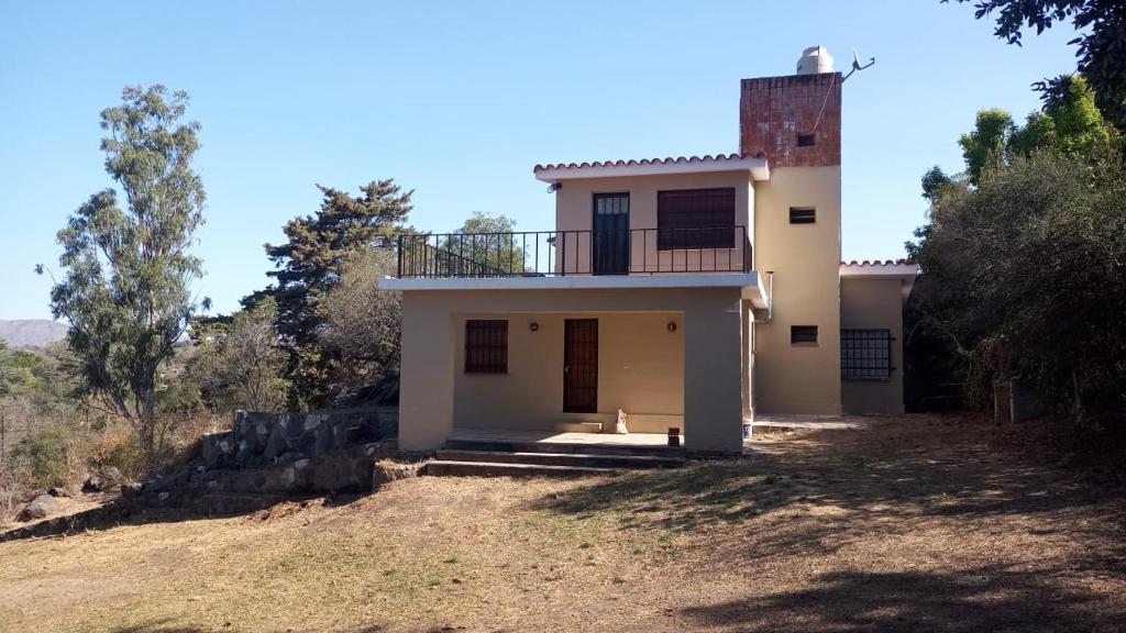 Το κτήριο όπου στεγάζεται  η παραθεριστική κατοικία