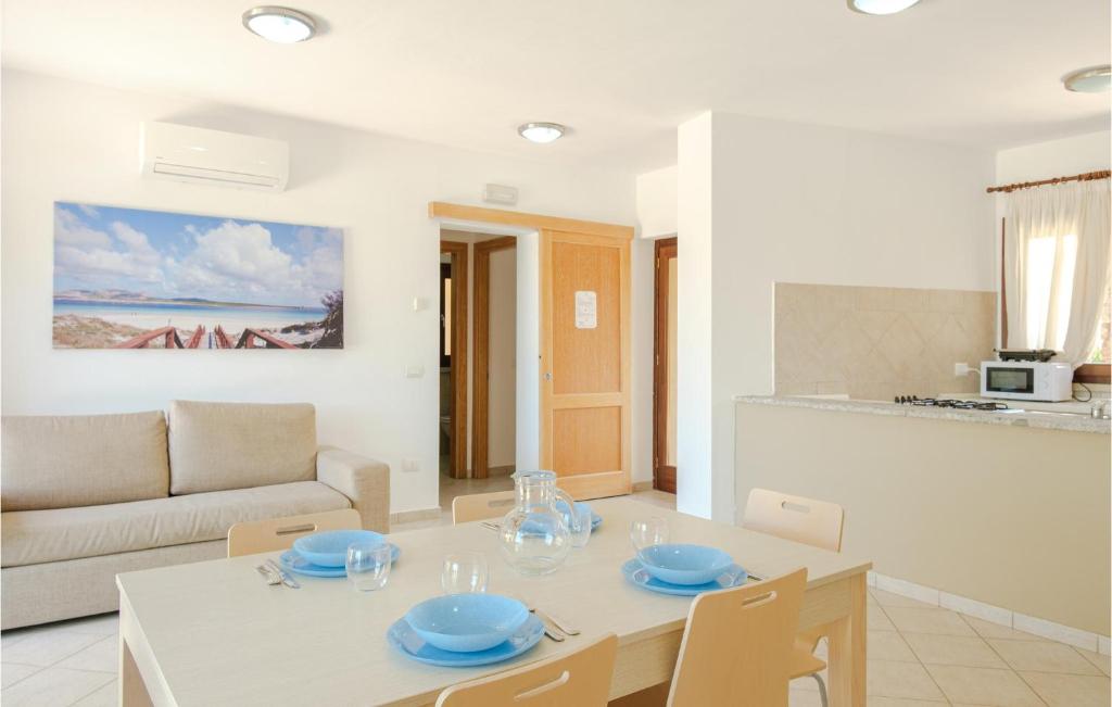 Kuchyňa alebo kuchynka v ubytovaní Gorgeous Home In Trinità Dagultu
