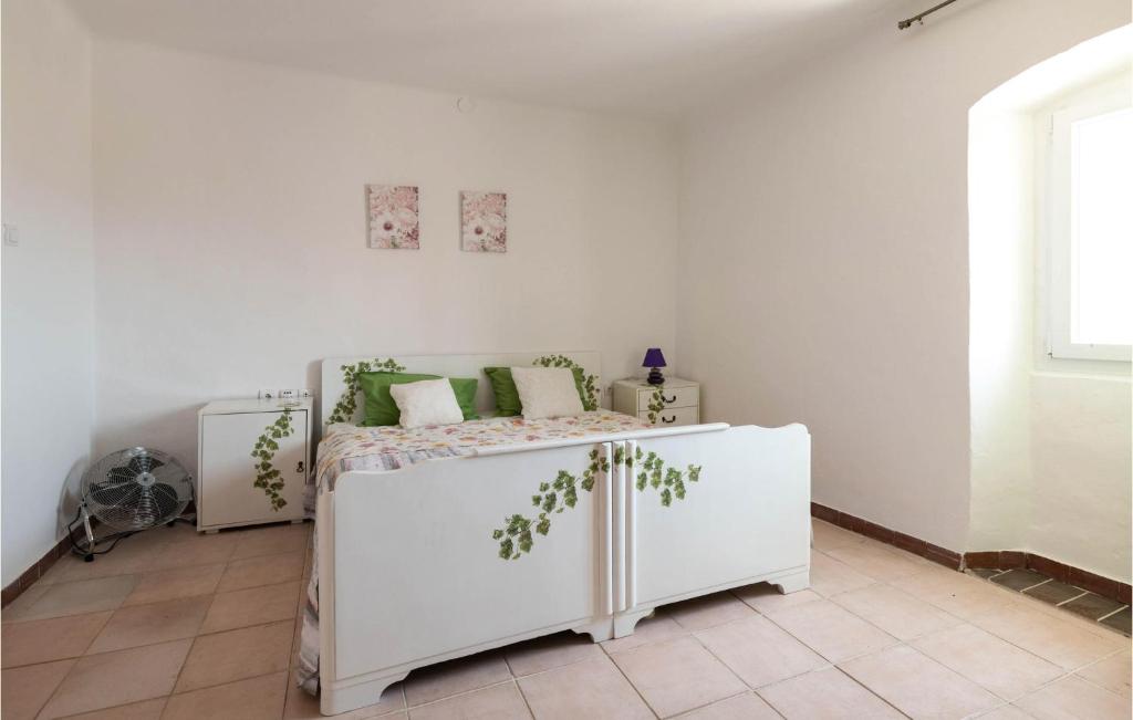 Postel nebo postele na pokoji v ubytování Pet Friendly Home In Peruski With Wifi