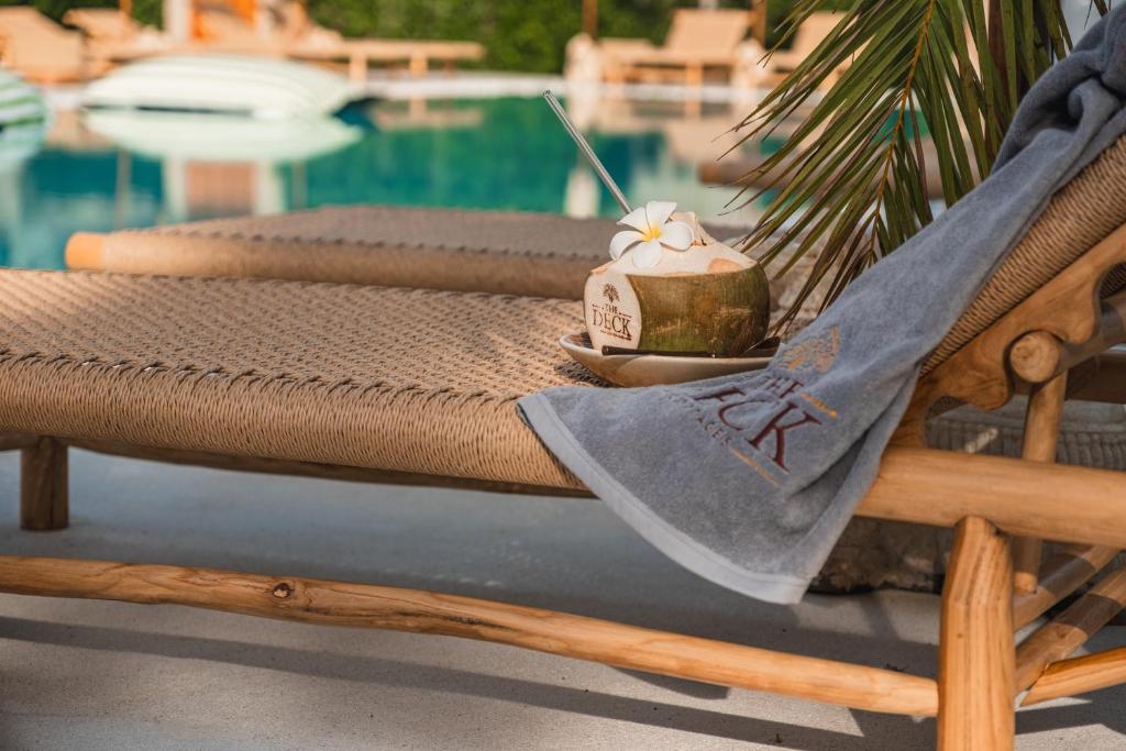 Bazén v ubytování The Deck Cottages Samui nebo v jeho okolí