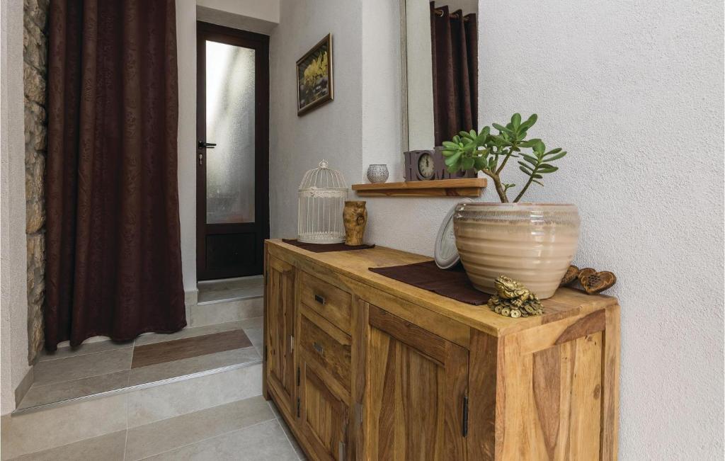 Fotografia z galérie ubytovania Two-Bedroom Holiday Home In Benkovac v destinácii Benkovac