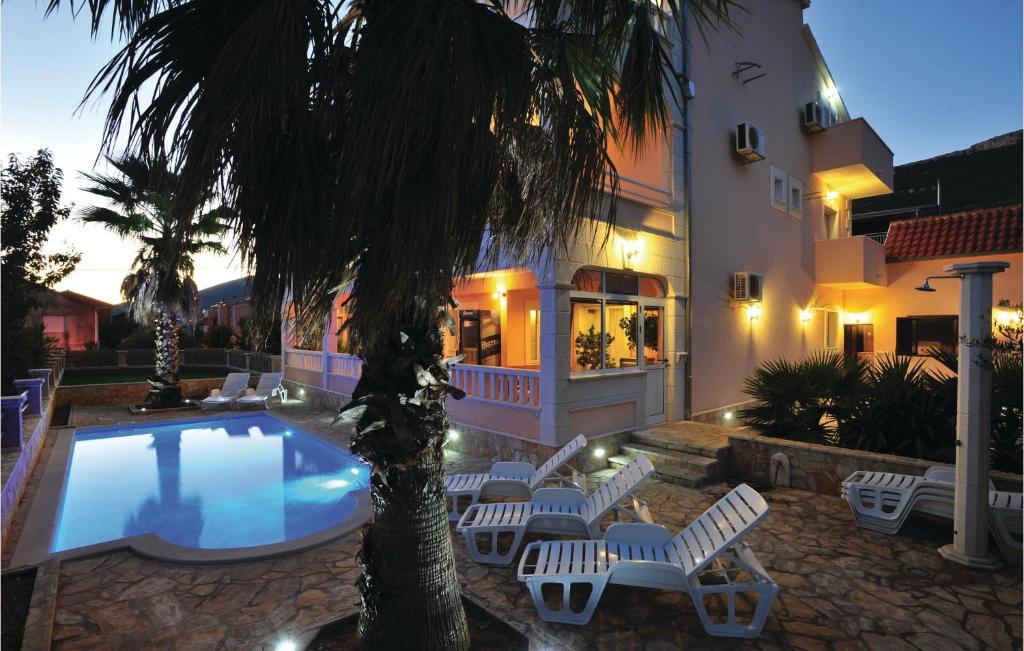 Bazén v ubytovaní Holiday Home Vlaska Iii alebo v jeho blízkosti