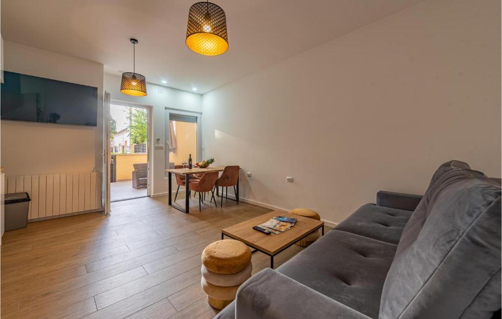 Posedenie v ubytovaní Nice Apartment In Zadar With Kitchen