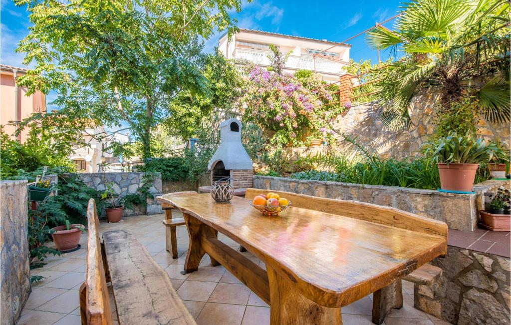 3 Bedroom Pet Friendly Apartment In Krk