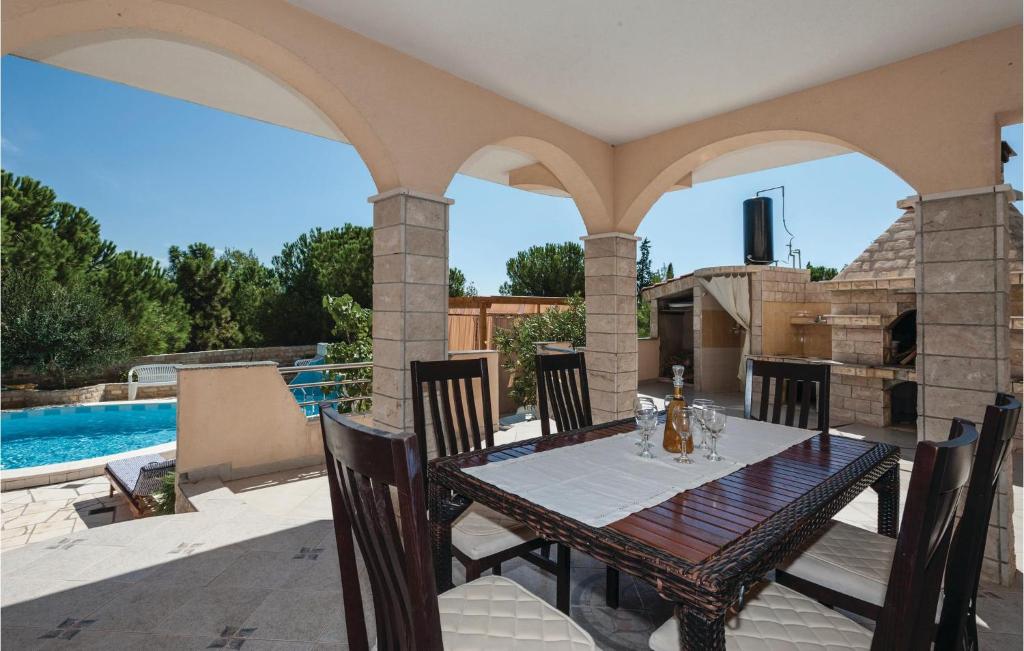 Bazén v ubytovaní Apartment Sevid 53 alebo v jeho blízkosti