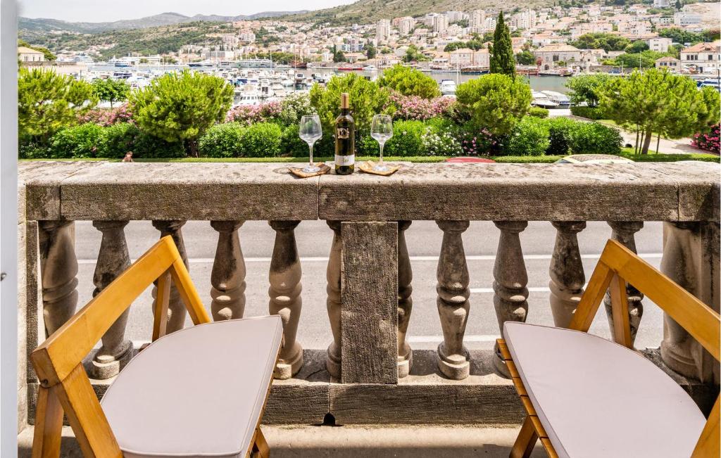 2 Bedroom Lovely Apartment In Dubrovnik