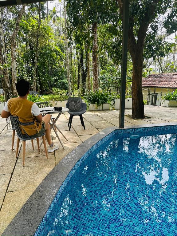 Piscina di Drey at Druv Dakshin Farm Resort o nelle vicinanze