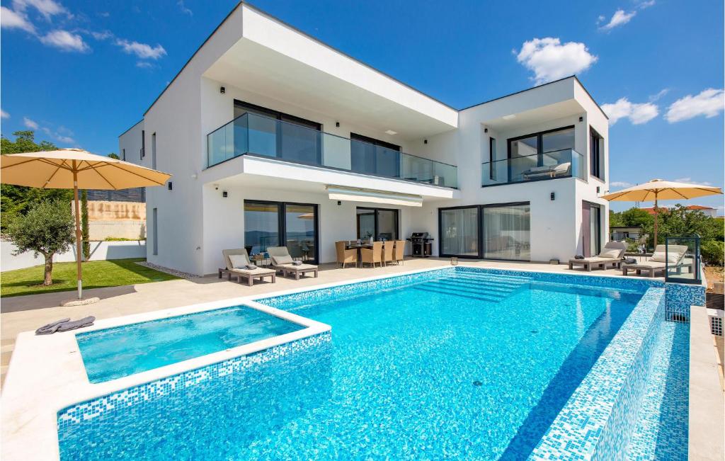 Bazén v ubytovaní Cozy Home In Crikvenica With Sauna alebo v jeho blízkosti