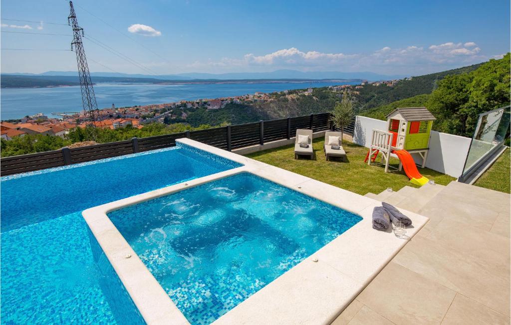 Bazén v ubytovaní Cozy Home In Crikvenica With Sauna alebo v jeho blízkosti