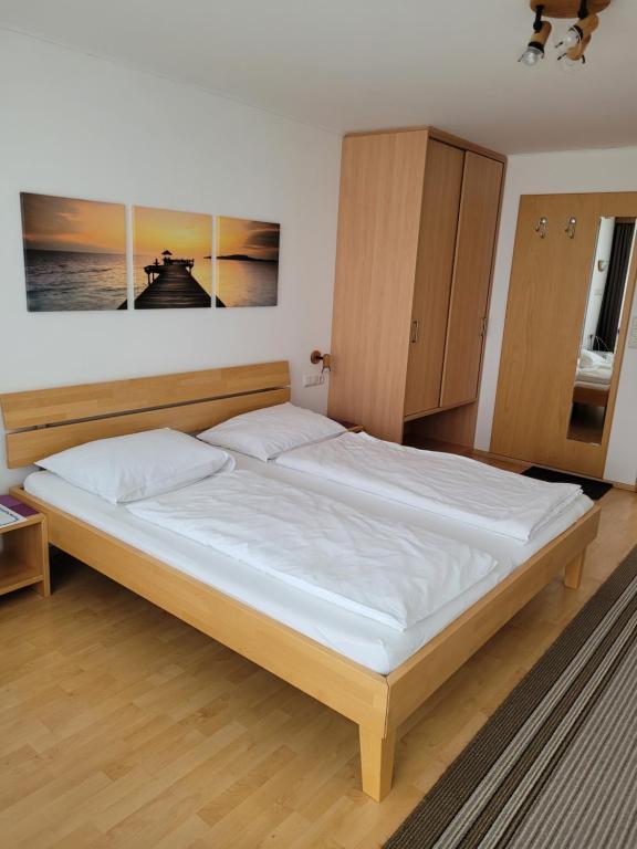 Postel nebo postele na pokoji v ubytování Gästezimmer Suppan